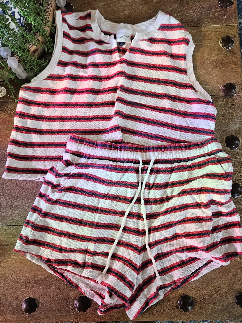 Universal Thread Striped 2 Piece Set in Red, Blue & White Size L Shirt, M Short
